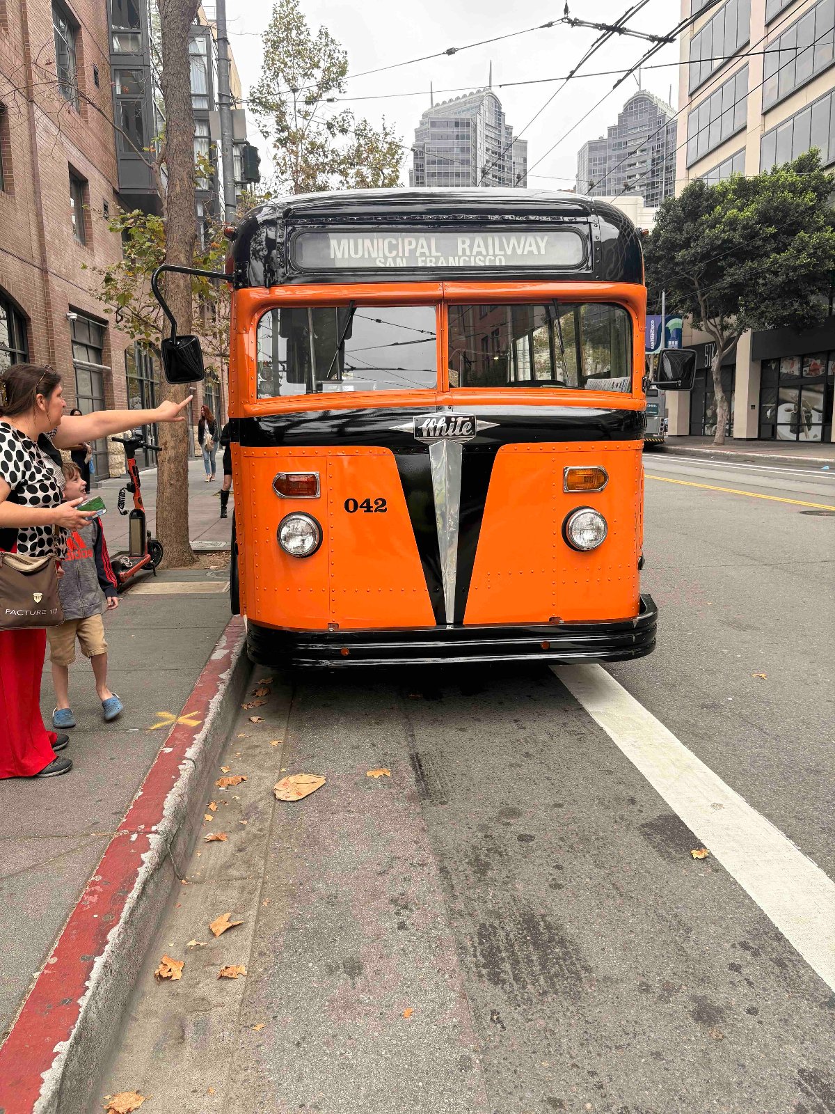 Old Orange MUNI bus